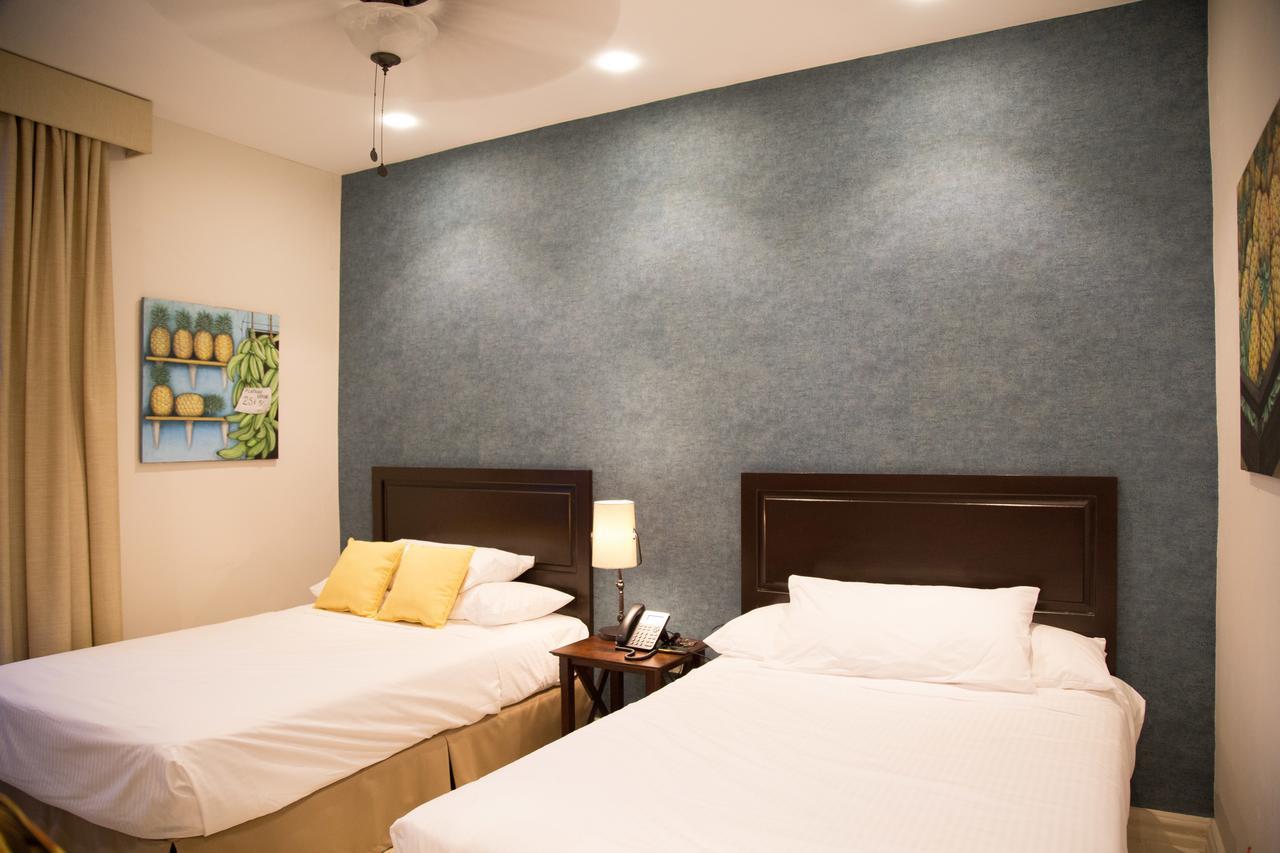 Deluxe Queen Room with Balcony,573064179:JPEG