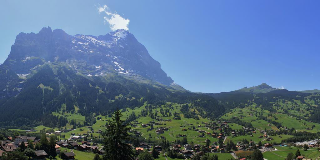 Quarto Triplo Clássico com Ar-condicionado e Vista da Montanha Eiger