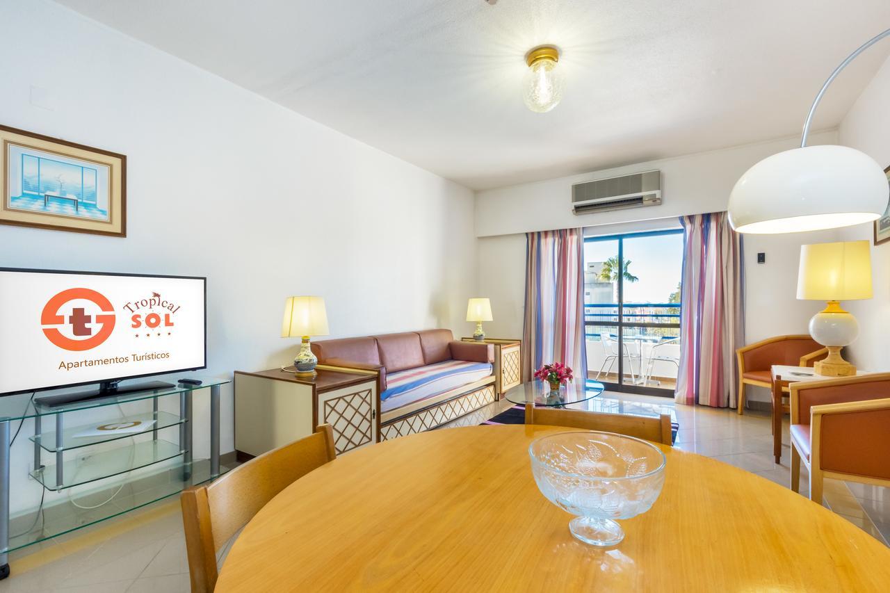 Apartamento com 2 Quartos e Vista Piscina