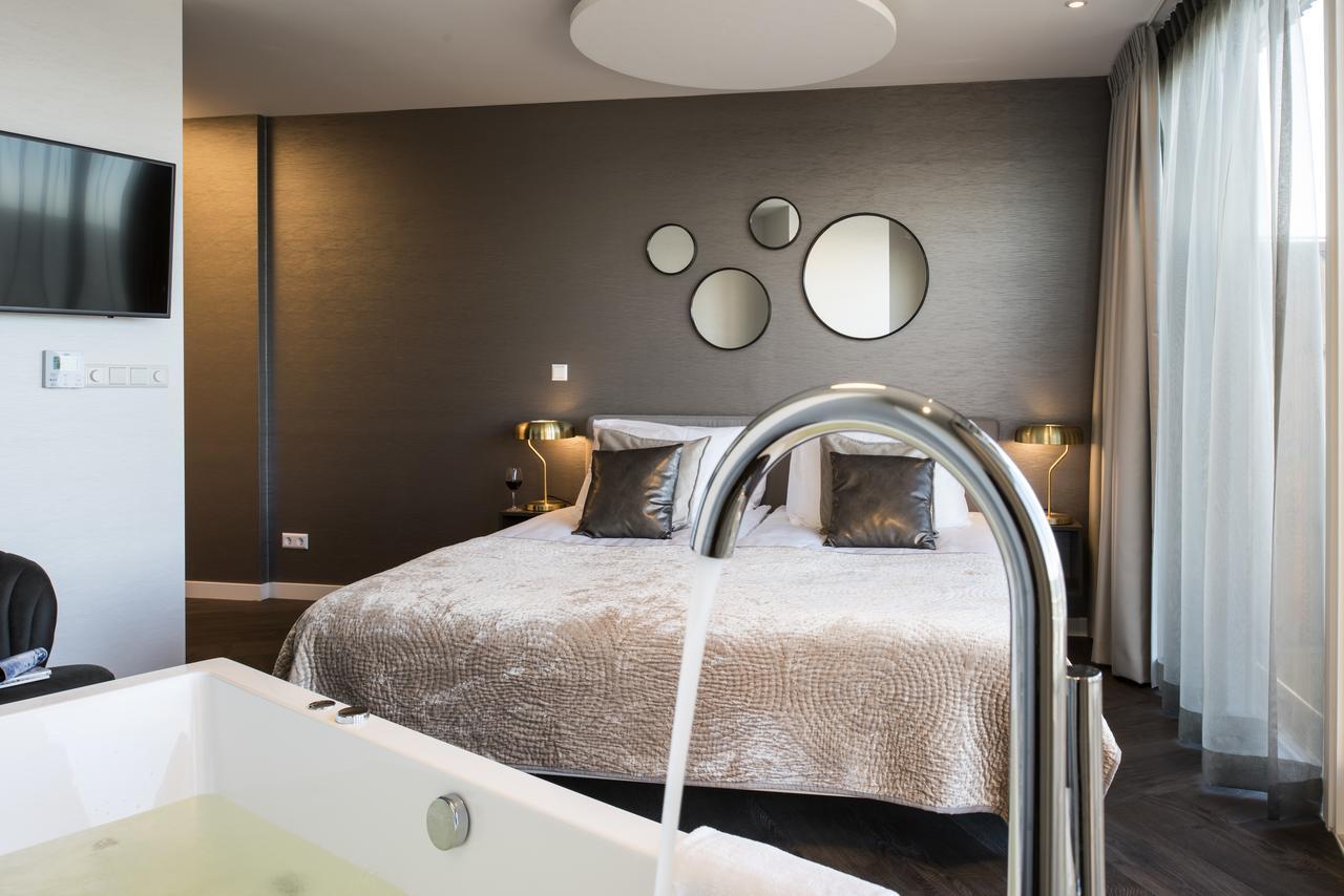 Deluxe Suite with Sea View with Balcony,635500293:JPEG