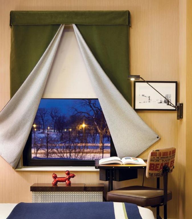 Quarto Queen com 2 Camas e Vista do Lago