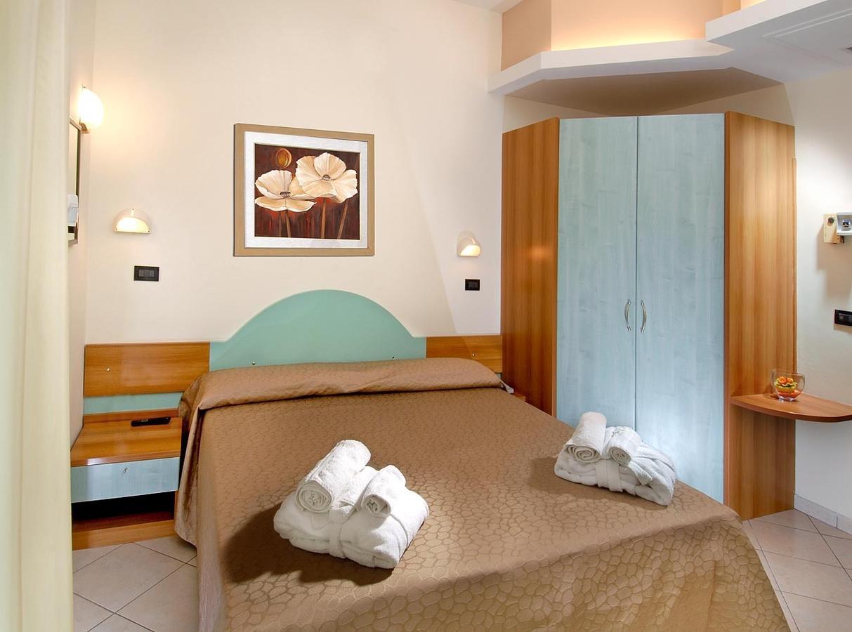 Economy Double or Twin Room,647042844:JPEG