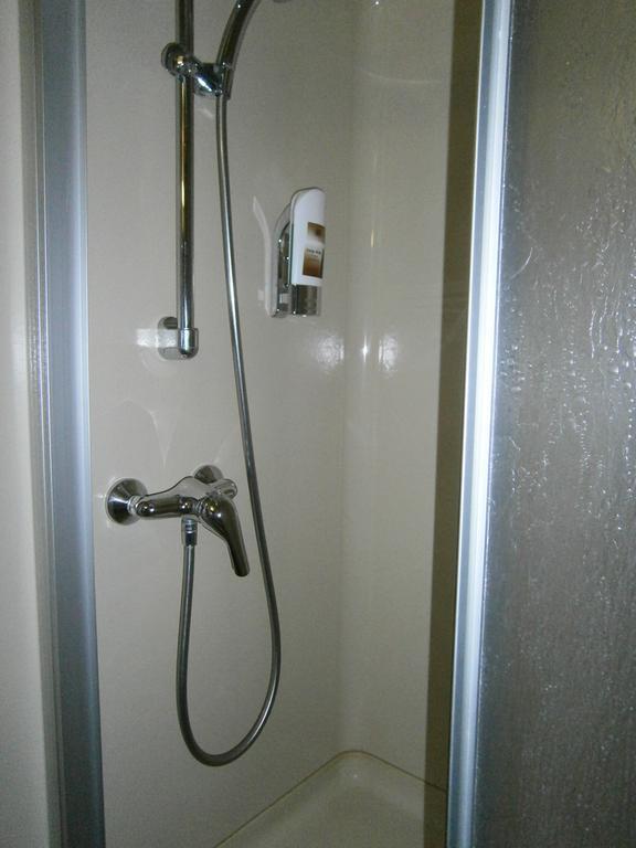 Doppel- oder Zweibettzimmer