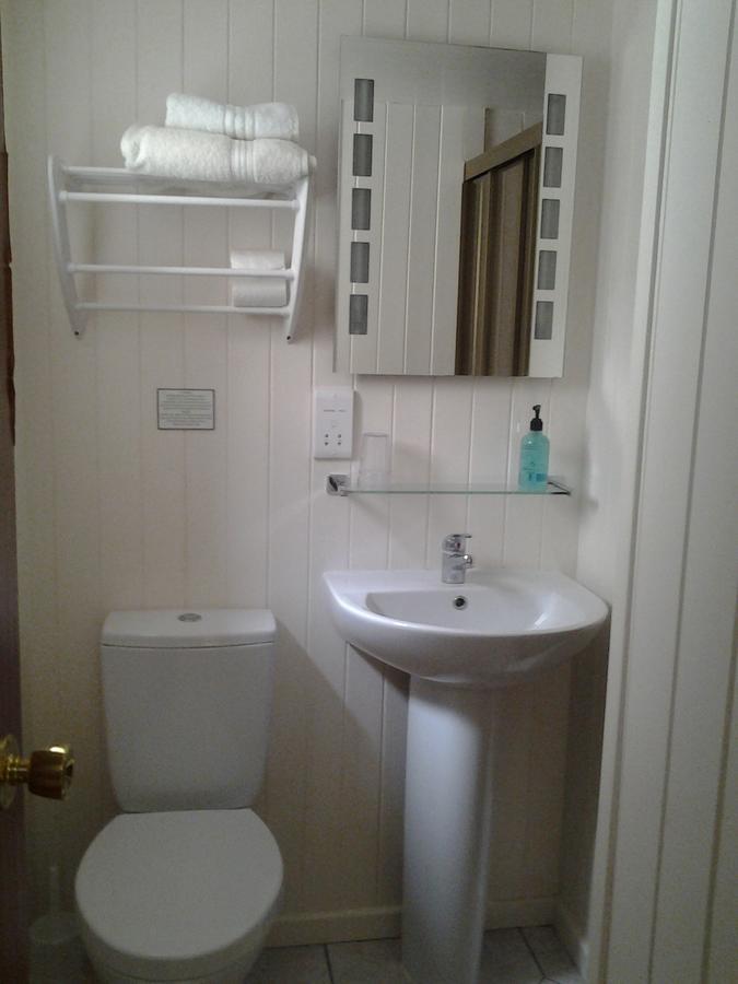 Single Room,665387157:JPEG