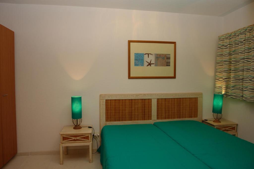 One-Bedroom Apartment with Side Sea View,1153835886:JPEG