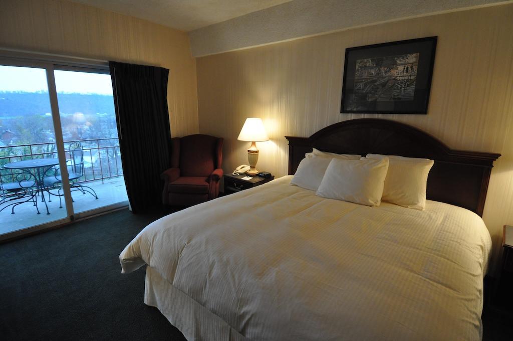 Queen Room,67091767:JPEG