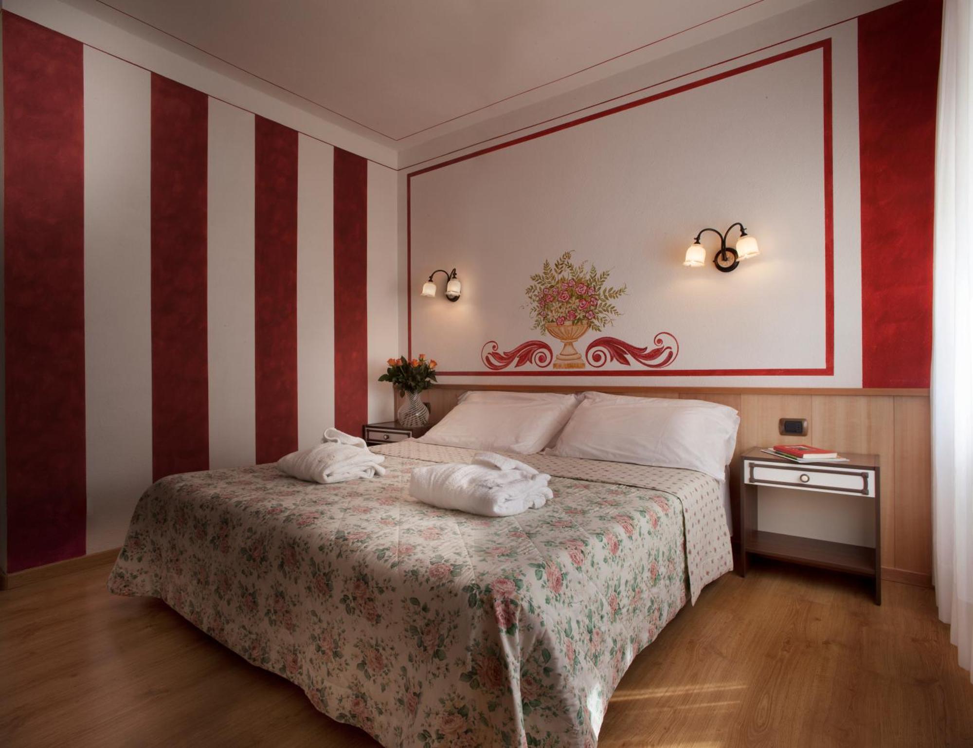 Double or Twin Room,1364971259:JPEG