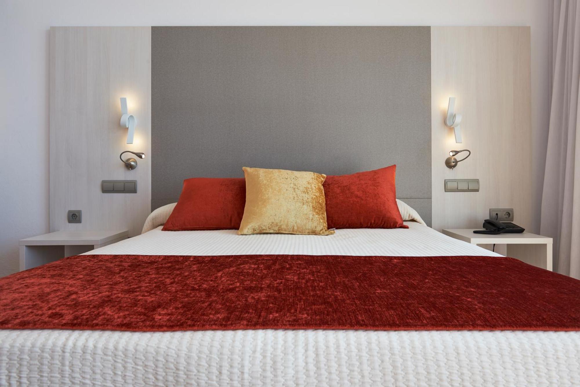 Twin Room with Sea View,683000646:JPEG