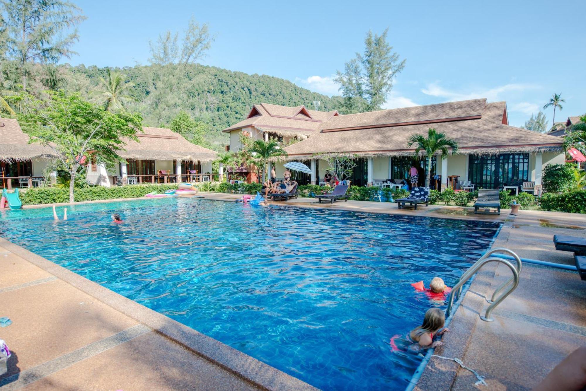 Hébergement avec Piscine - Vue sur Mer