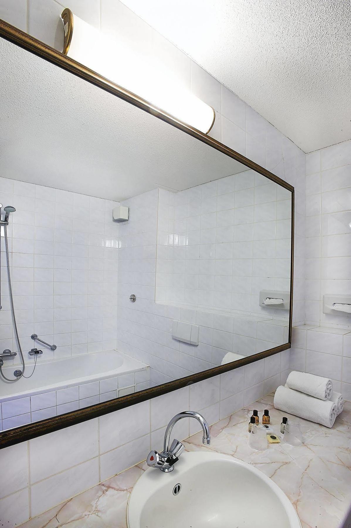 Tweepersoonskamer met 2 Aparte Bedden