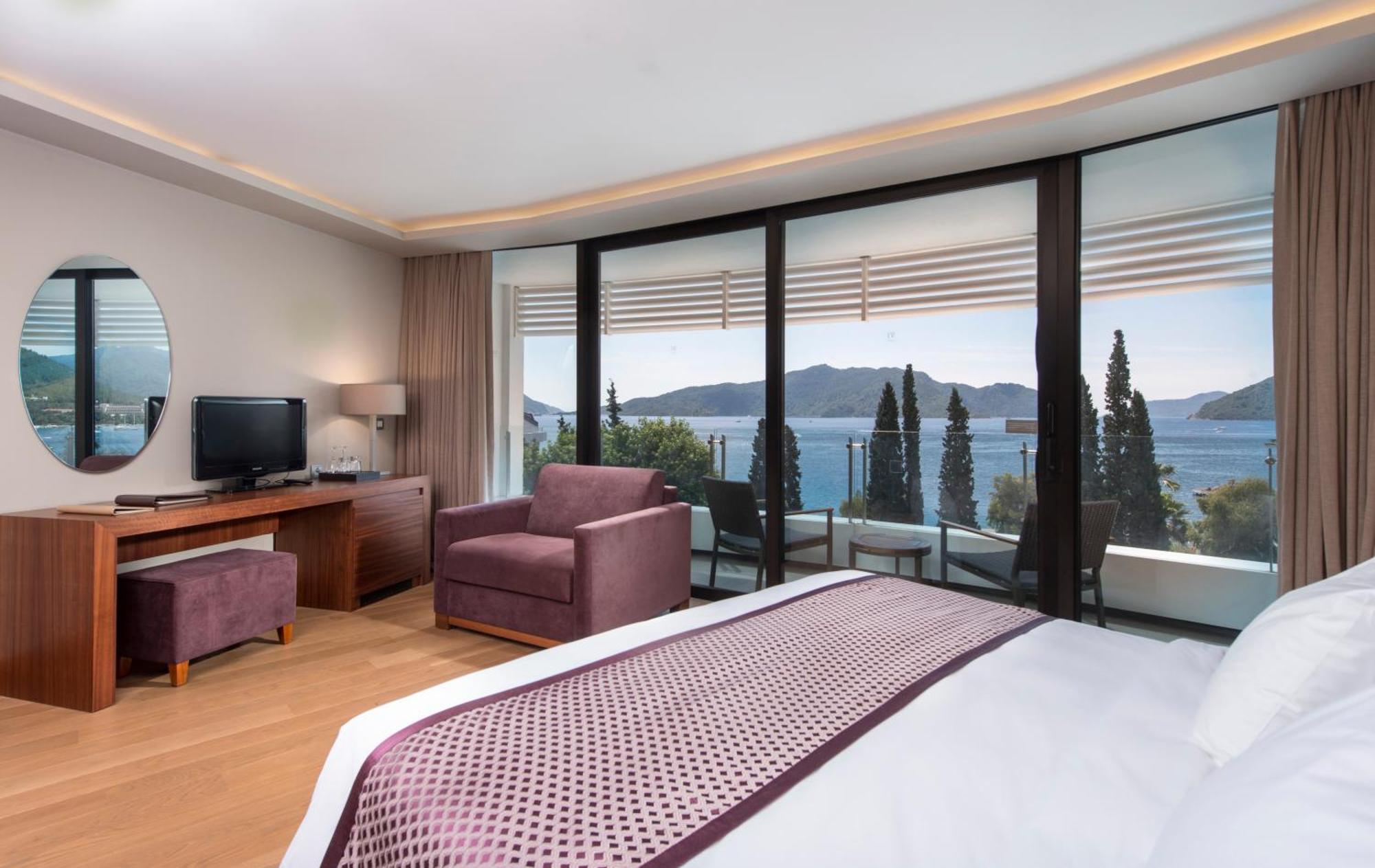 Double Room with Sea View,702915415:JPEG