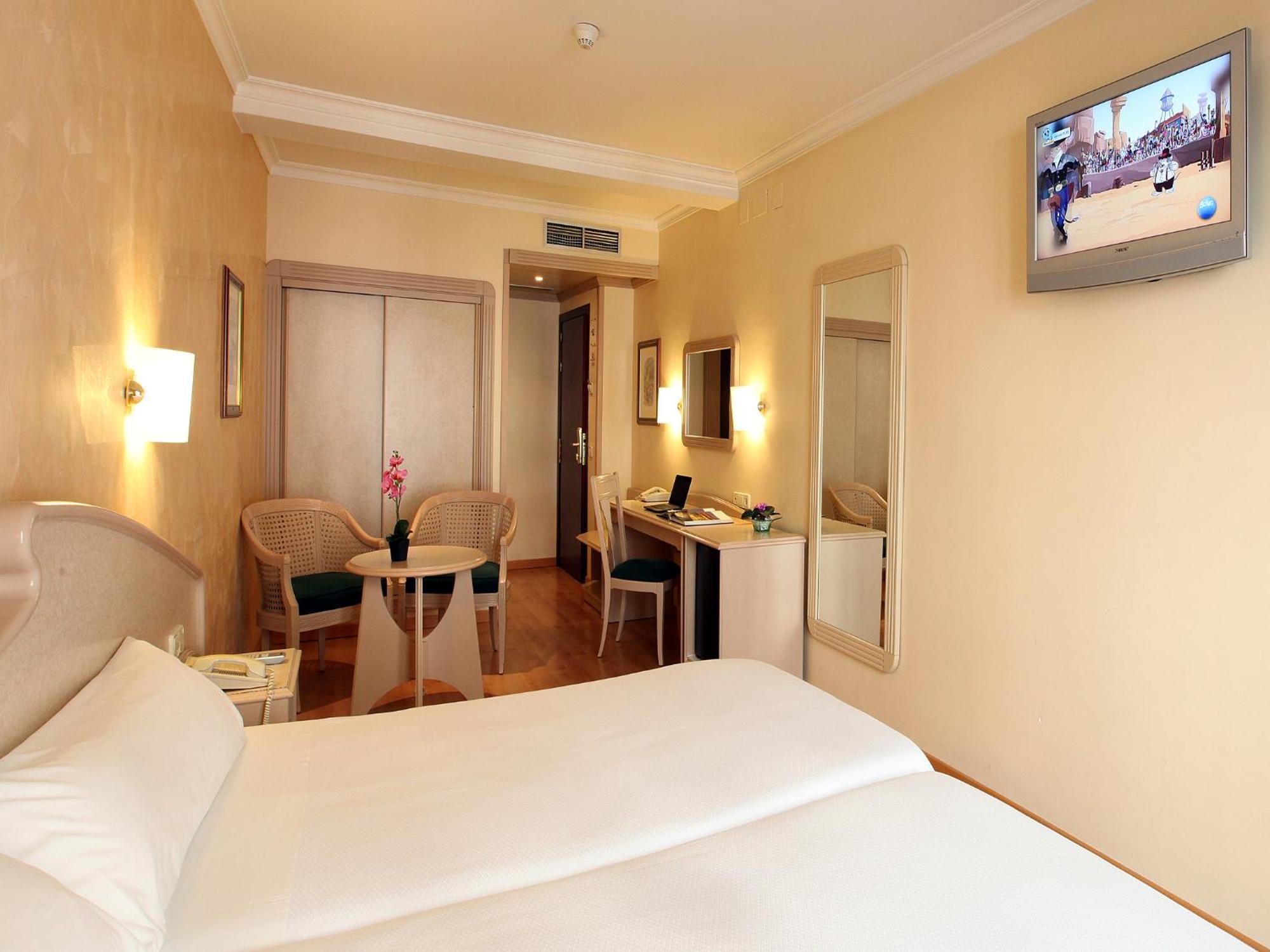 Double or Twin Room,704489869:JPEG