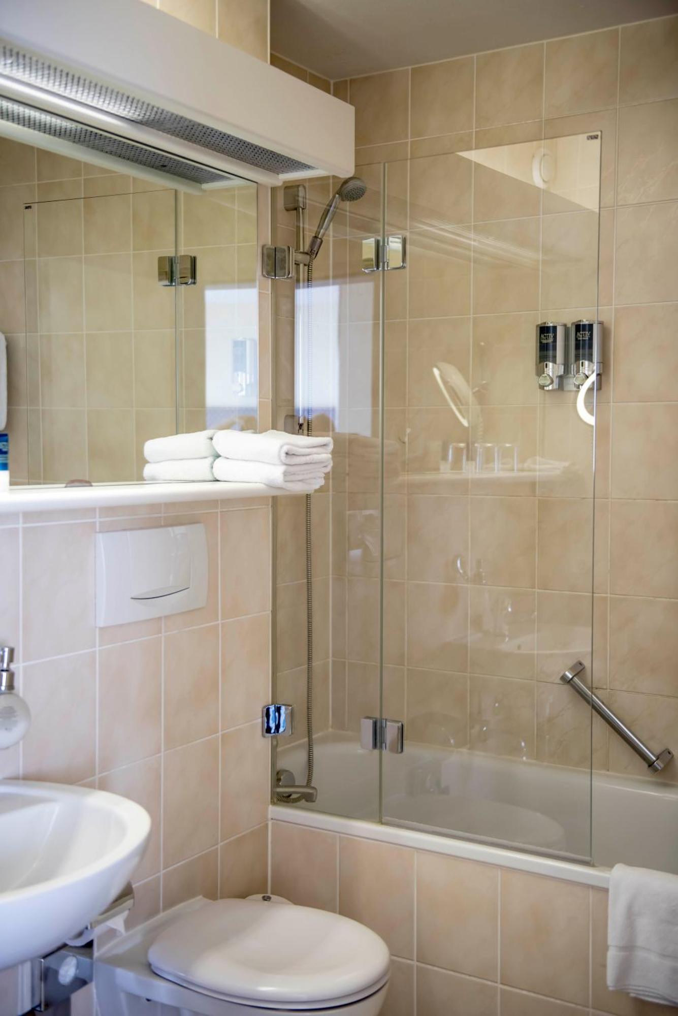 Classic Triple Room,1219208440:JPEG