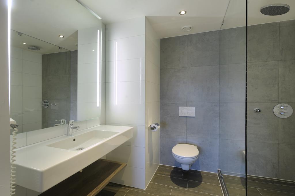 Standard Double Room with Balcony,688323237:JPEG
