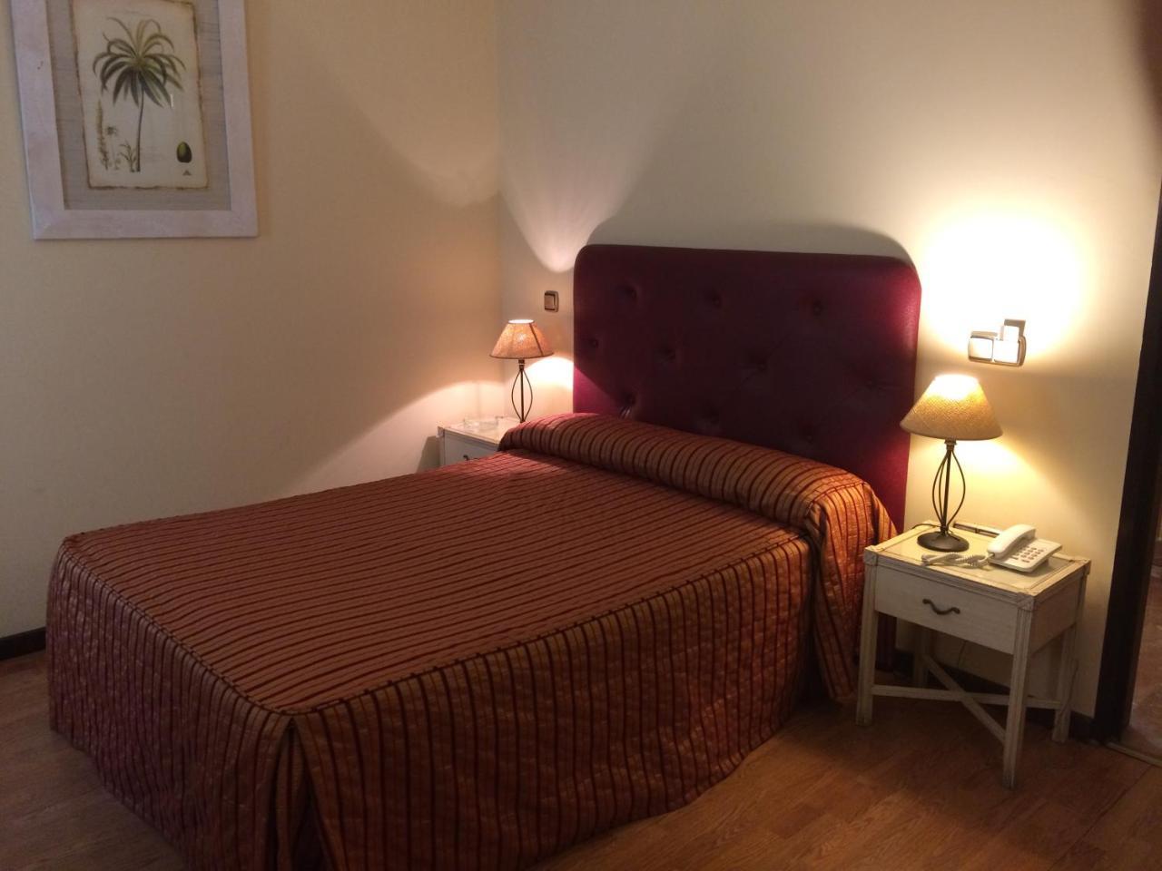 Single Room,719049772:JPEG