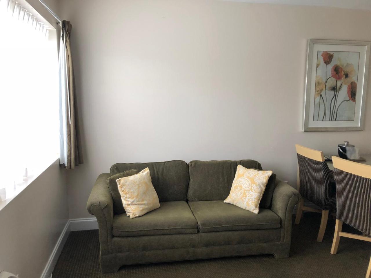 Two-Bedroom Suite - Free Parking,996490297:JPEG