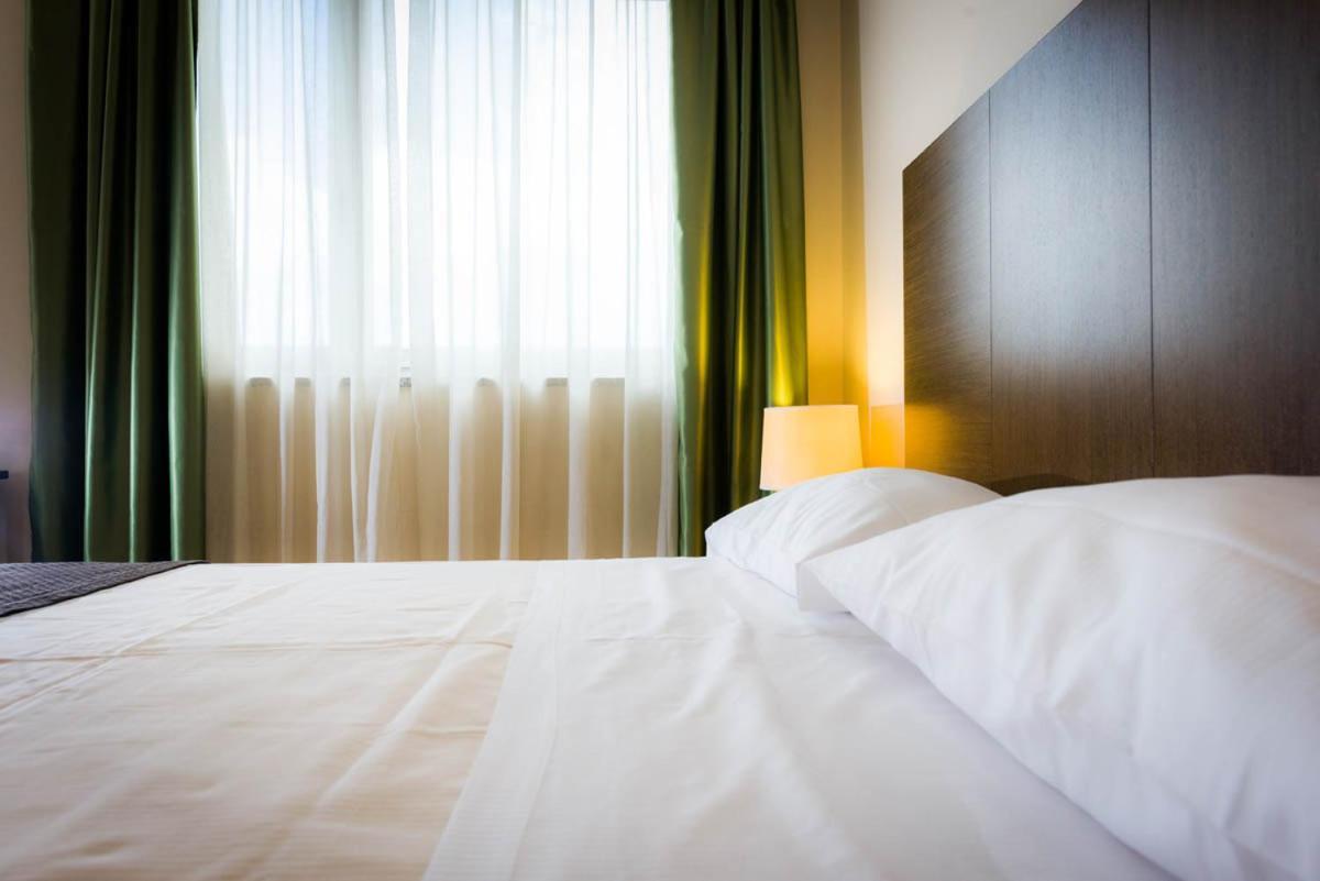 Double Room with Extra Bed,752361575:JPEG