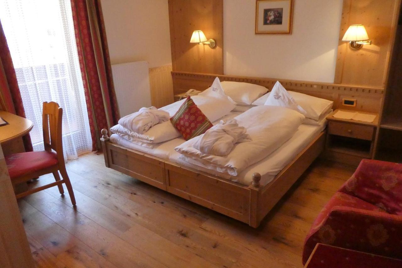 Standard Double Room with Balcony,974652592:JPEG