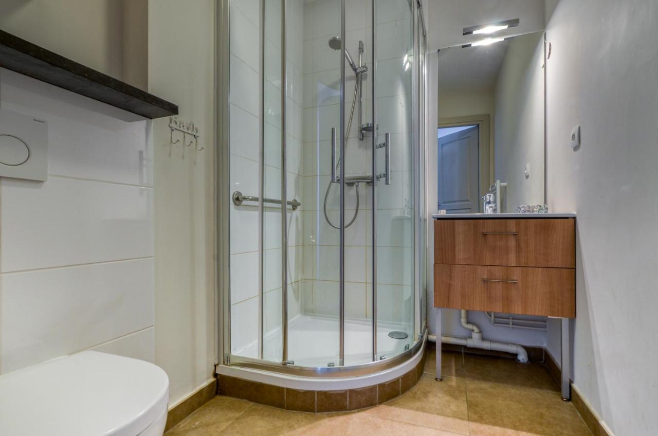 Two-Bedroom Apartment,769689469:JPEG
