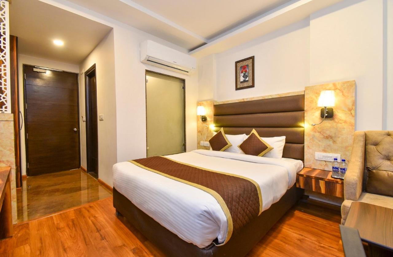 Deluxe Double Room,774853078:JPEG