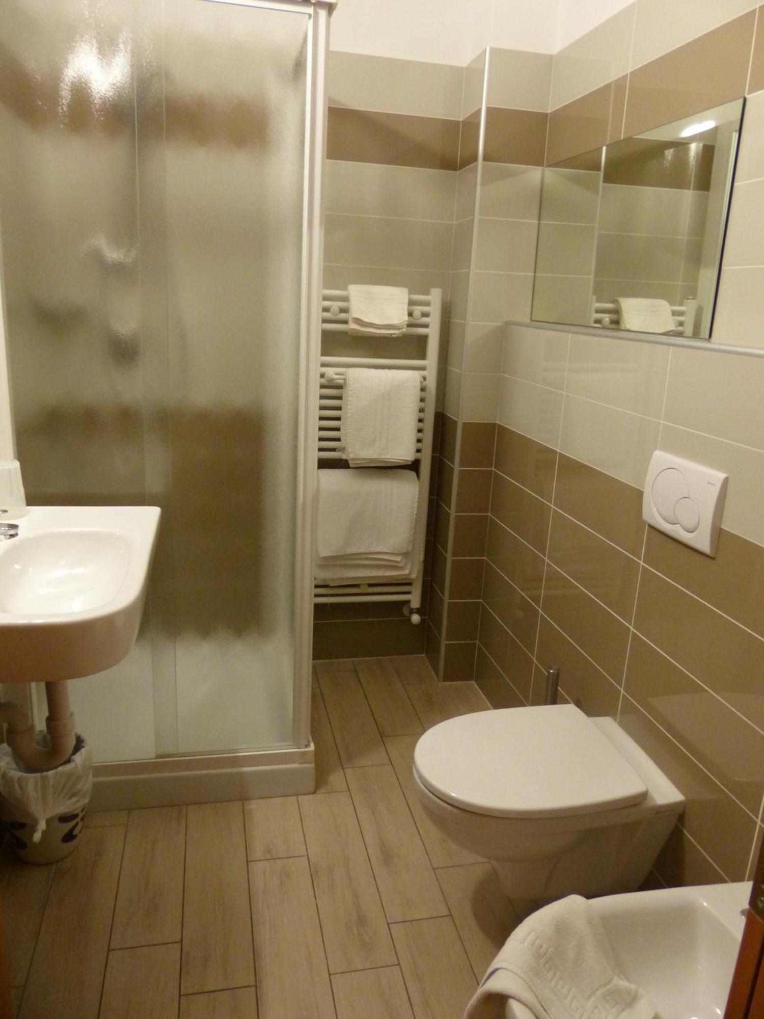 Double or Twin Room,1094515542:JPEG