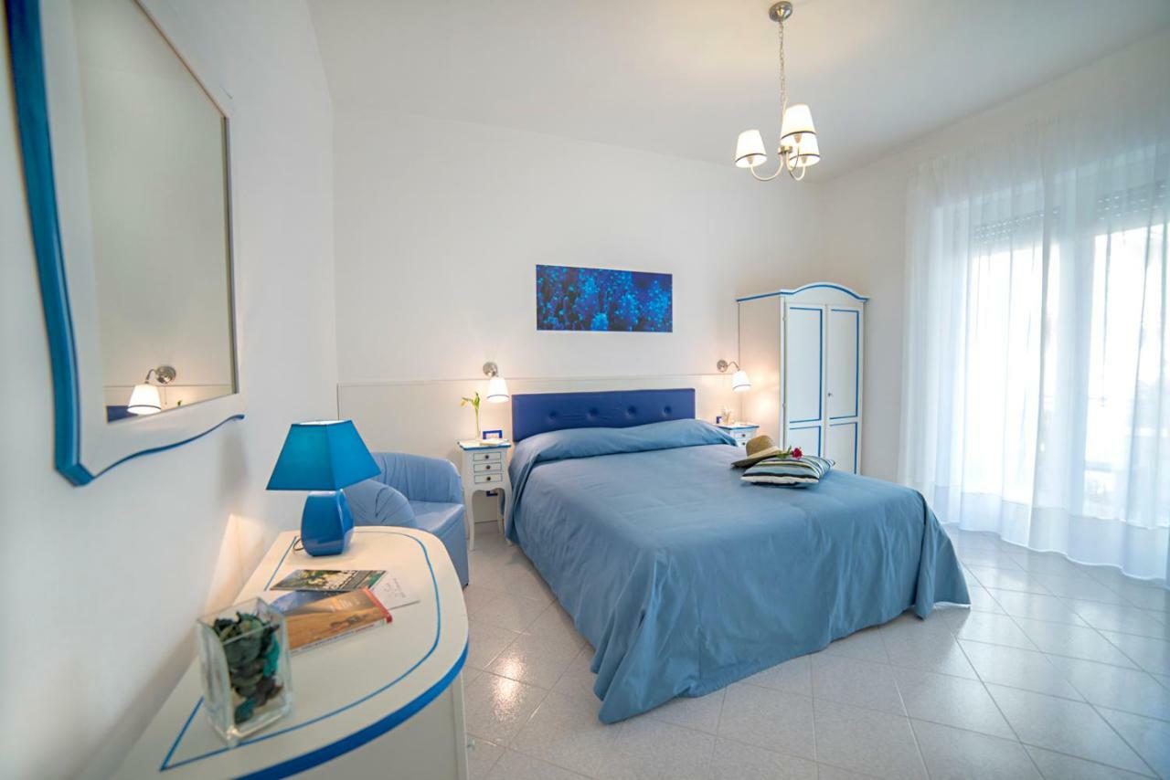 Large Double or Twin Room,788738886:JPEG