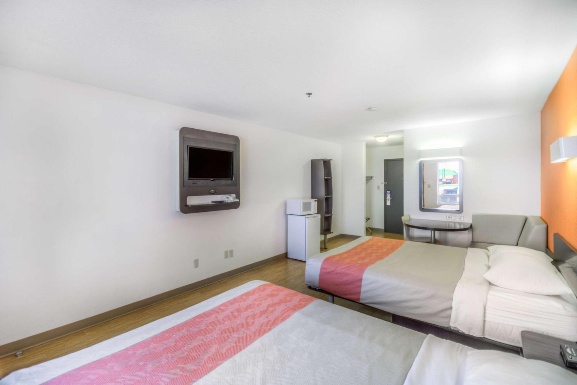 Queen Room with Two Queen Beds - Non-Smoking,1345164839:JPEG