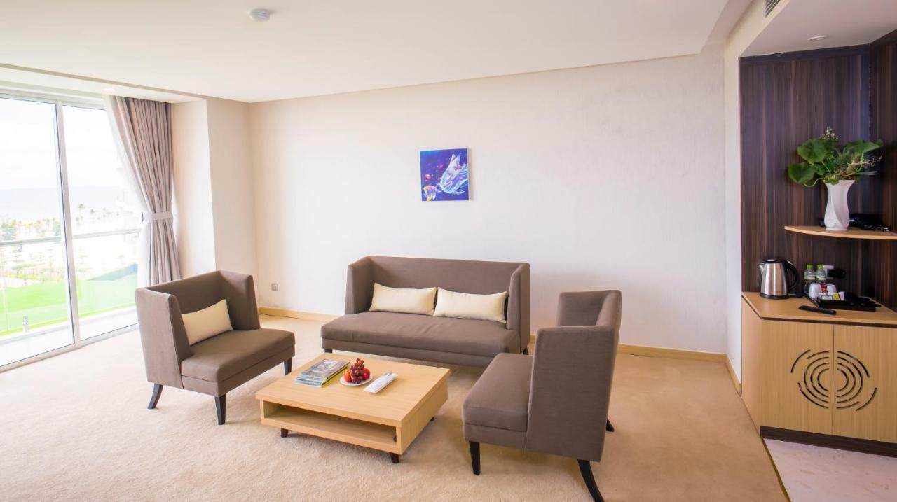 Executive Suite,831829184:JPEG