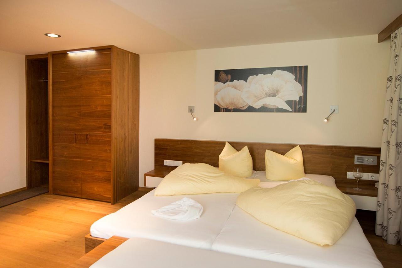 Deluxe Room,945070228:JPEG