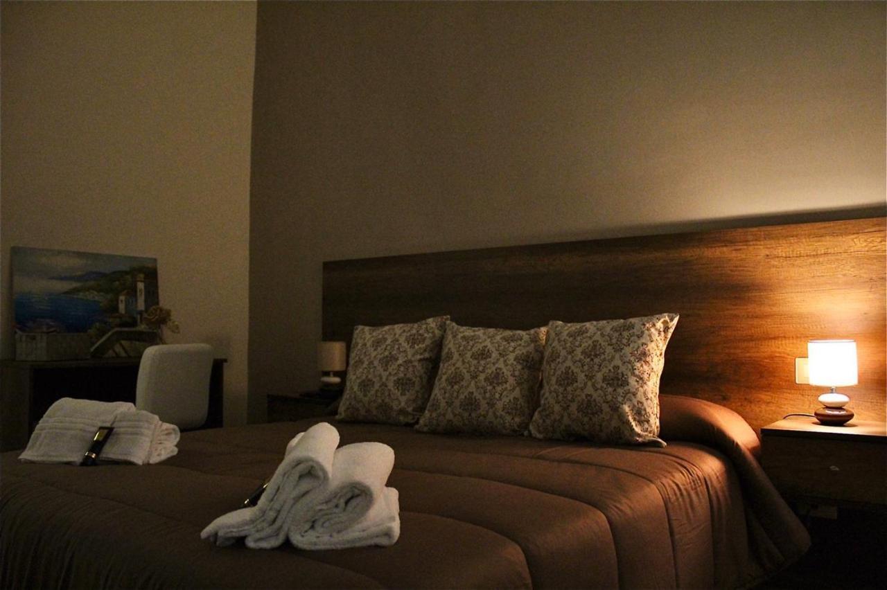 Ampia Camera Matrimoniale/Doppia con Letti Singoli
