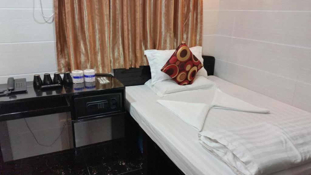 Budget Double Room,959256820:JPEG