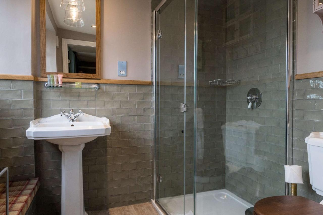 Double Room - Stuart House,989498002:JPEG