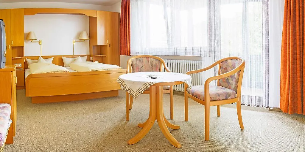 Gasthof und Pension zum Kreuz-1
