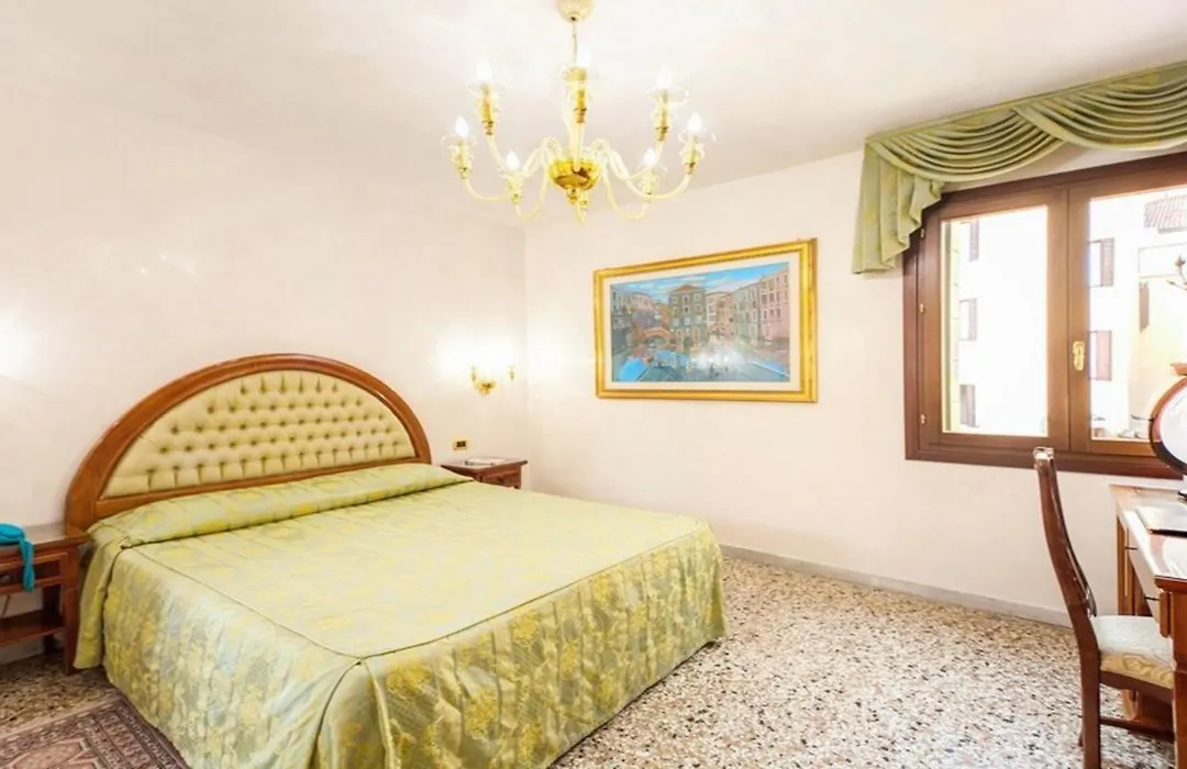 Antica Casa Carettoni-1