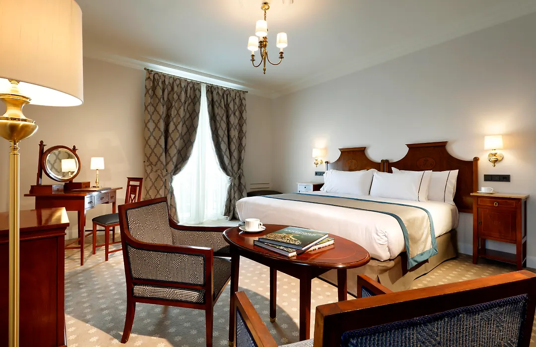 Eurostars Hotel Real-1