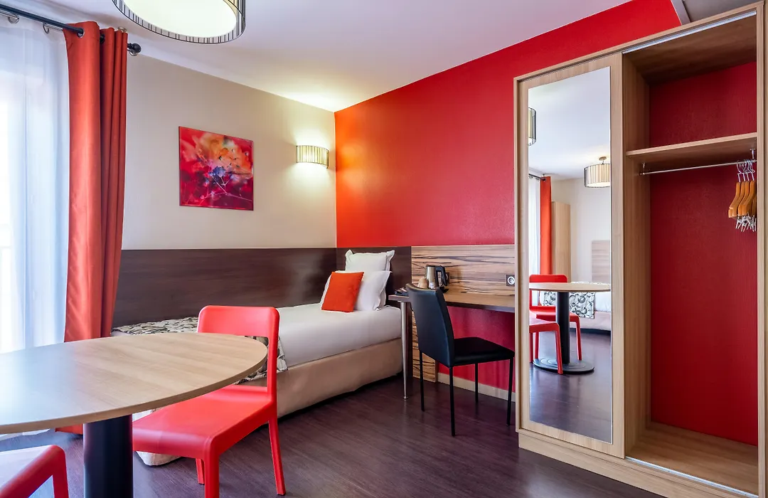 Aparthotel Adagio Lyon Patio Confluence-1