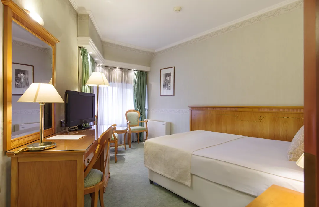 Hotel Downtown-1