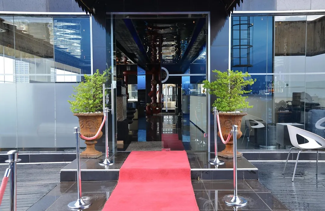 Reef Hotel-1