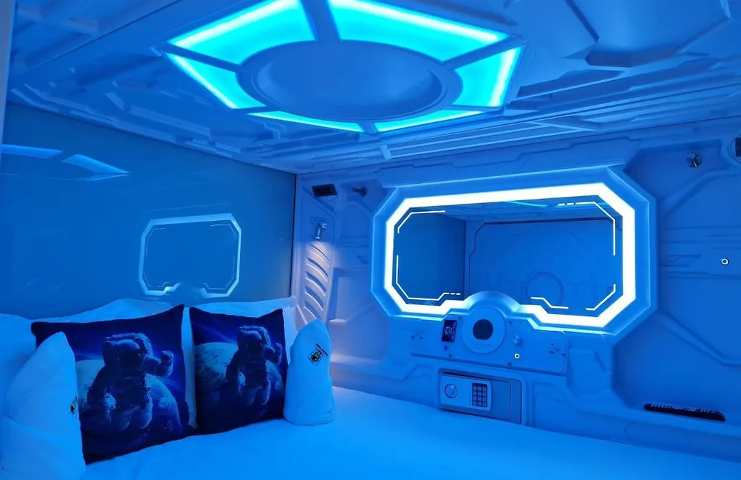 Galaxy Pods Capsule Hotel Boat Quay-1