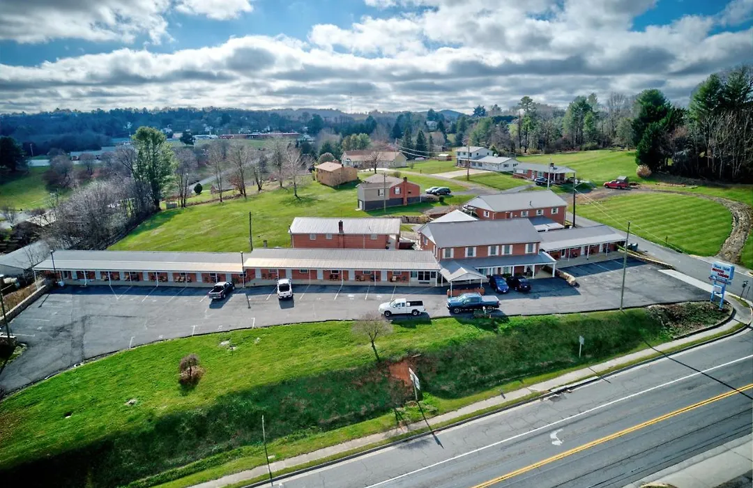 Knob Hill Motor Lodge-1