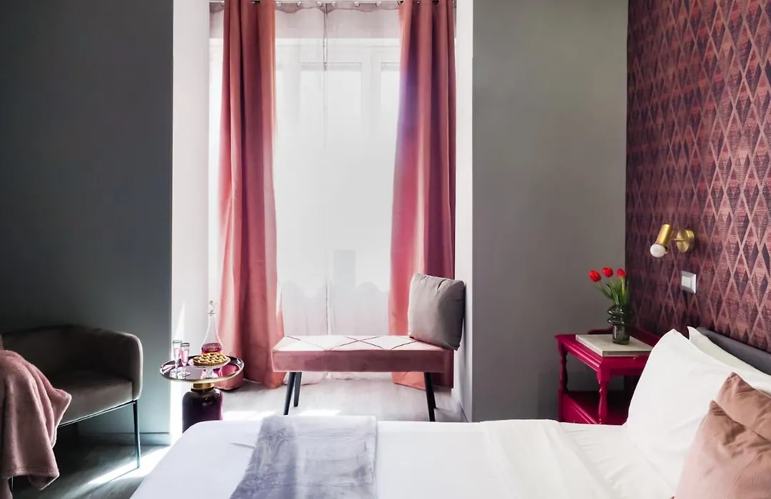 C'Est La Vie Suites-1