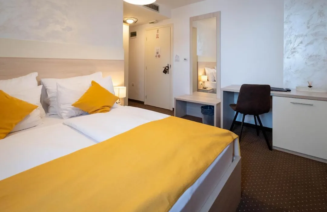 Hotel Bor-1