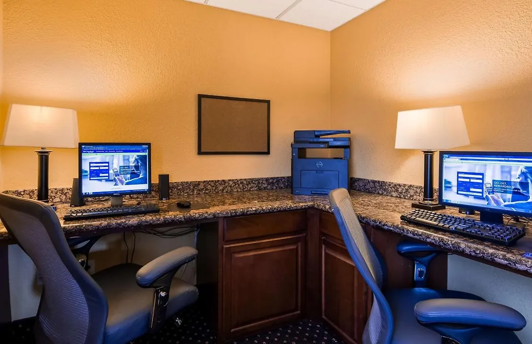Best Western Plus Parkway Hotel-1