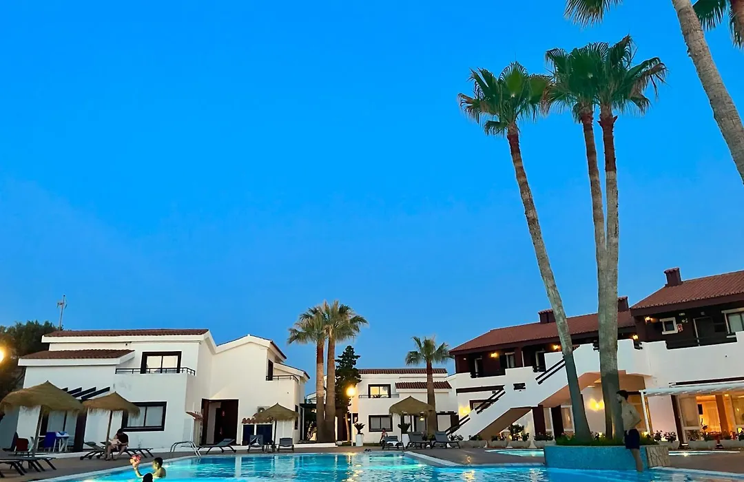 Nuramar Aparthotel-1