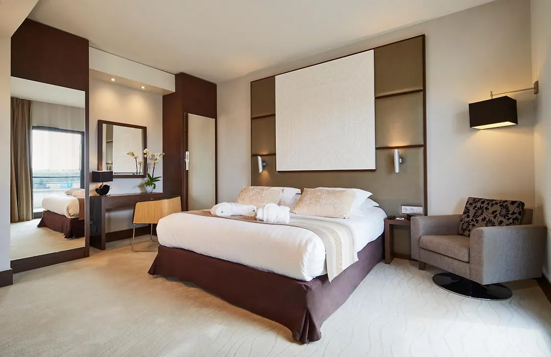 Kyriad Prestige Lyon Est - Saint Priest Eurexpo Hotel&SPA-1