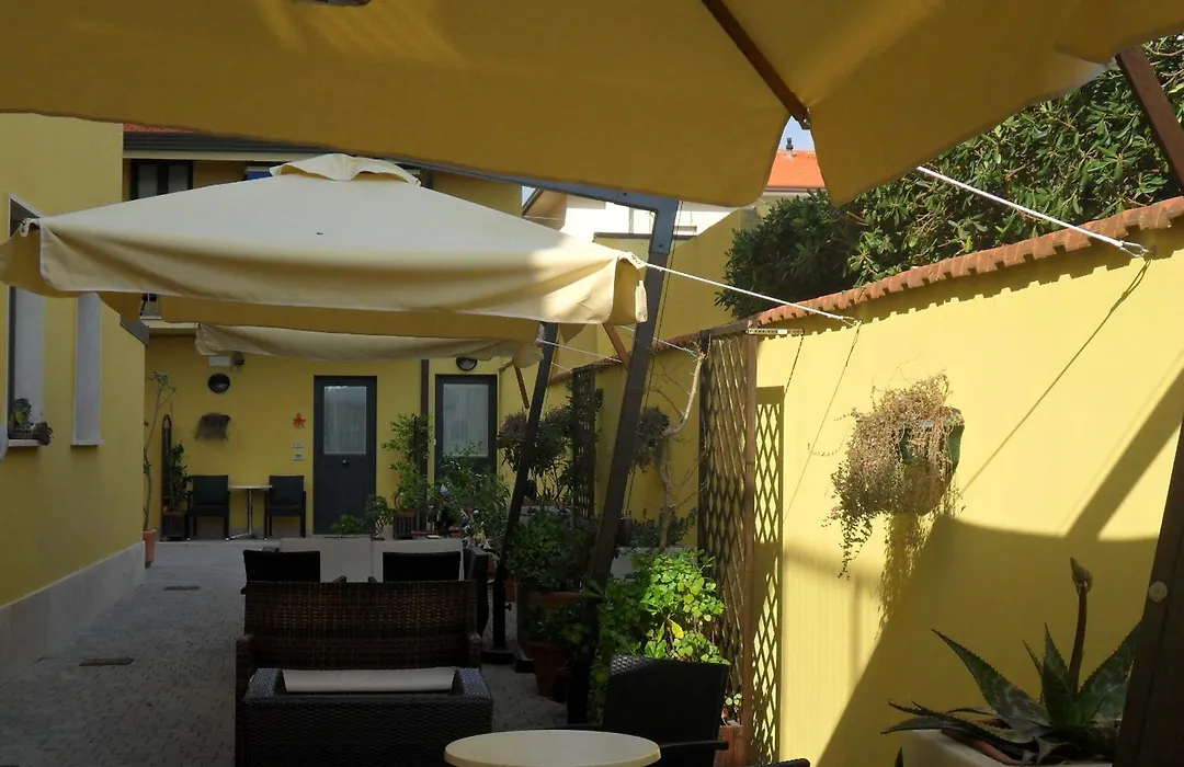 Hotel Sole E Mare-1