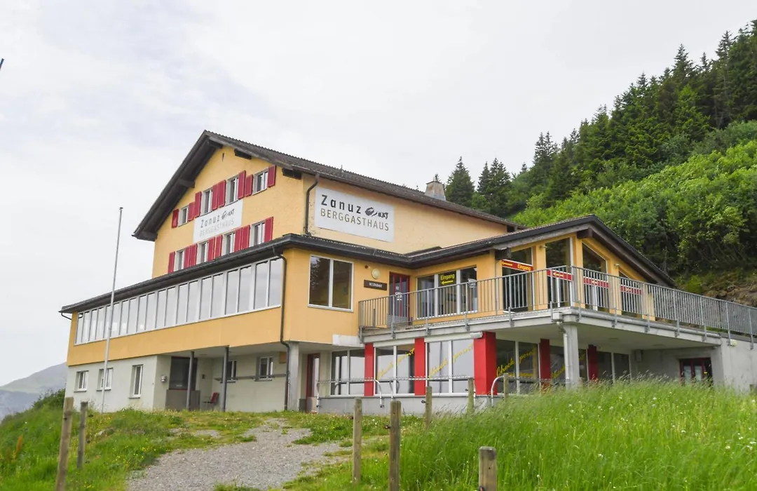 Berggasthaus Zanuz-1