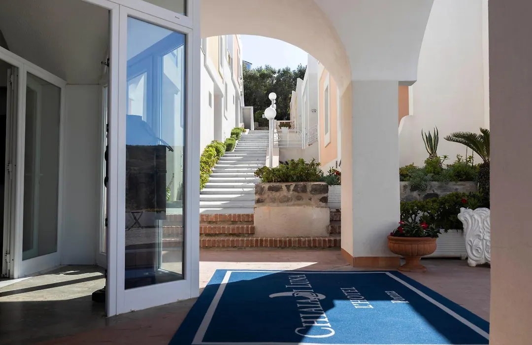 Hotel Chiaia Di Luna-1