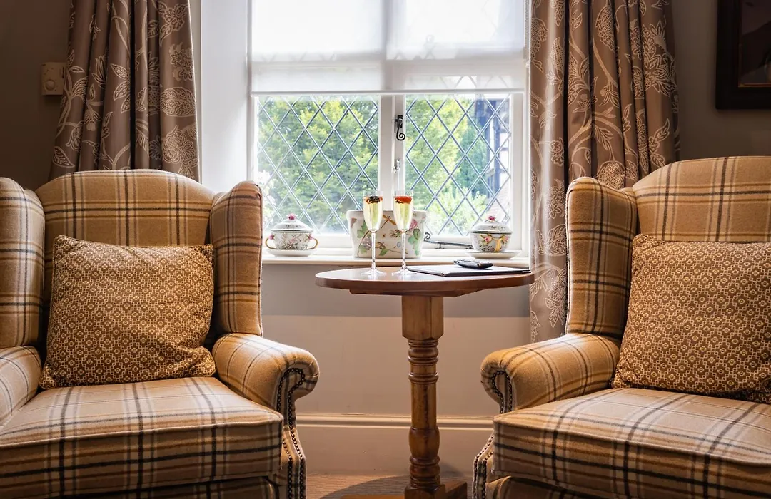 The Red Lion Hotel-1
