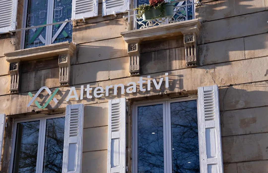 Chambres au coeur du quartier historique - Maison Alternativi-1